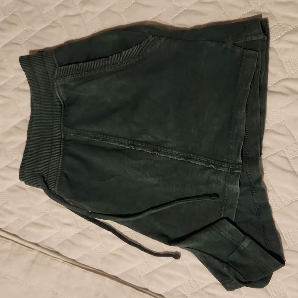 Gap distressed easy going shorts